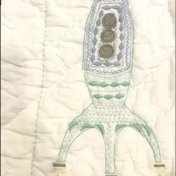 🌞 POTTERY BARN Kids Embroidered Space Ship Quilt - Picture 4 of 8
